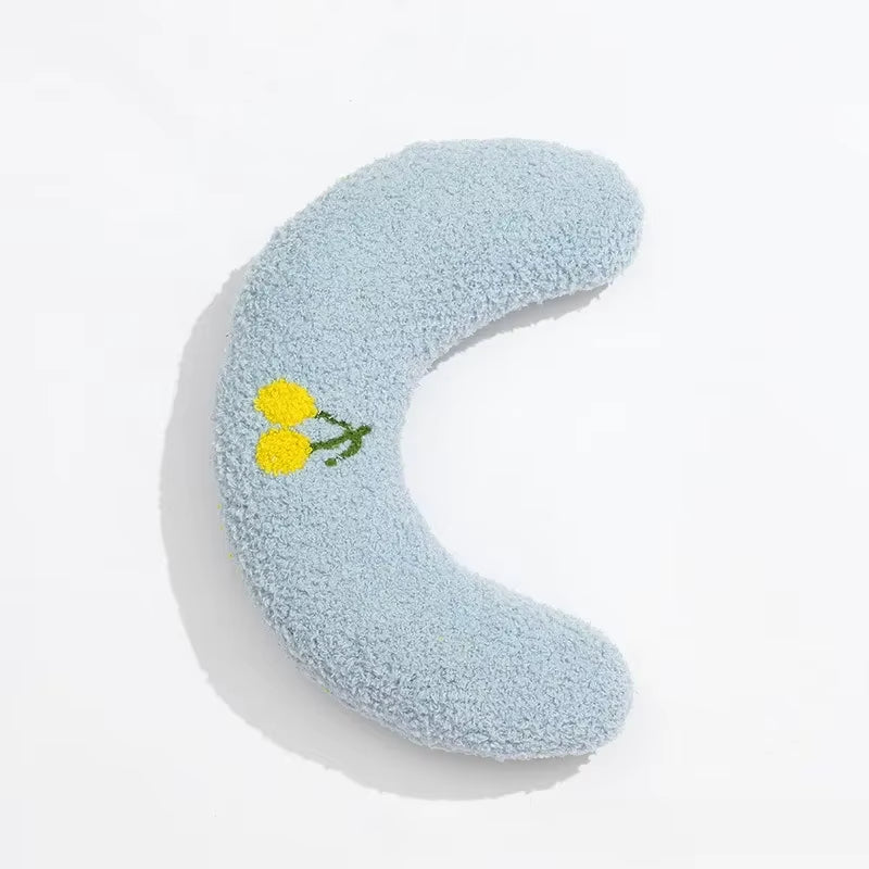 Pamper Your Furry Friends with the Cozy U-Shaped Pillow: The Dreamy Neck Support for Unmatched Naptime Bliss! 🐾💤